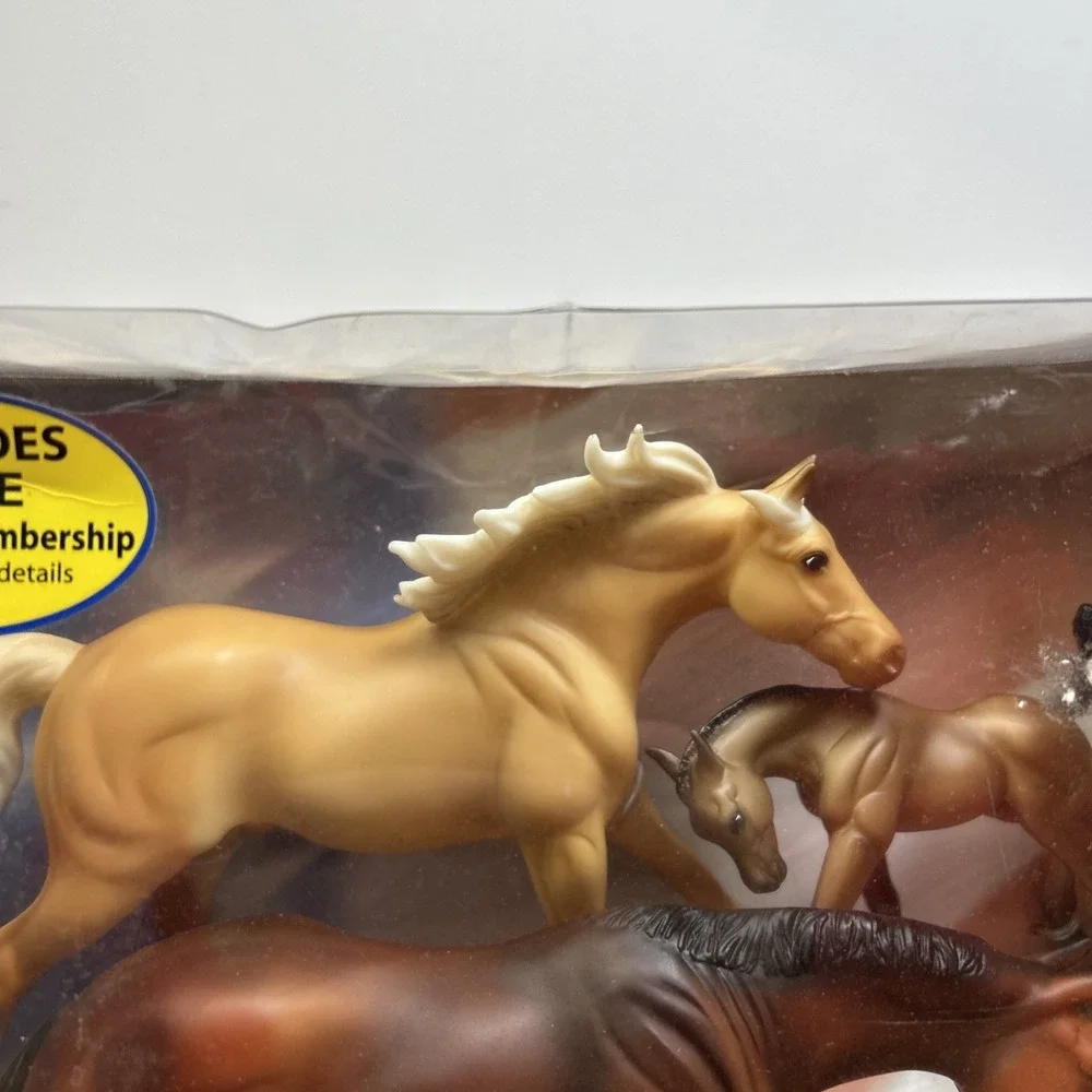 Vintage Breyer #750102 American Quarter Horses Hollywood‎ Gold Family New 2007